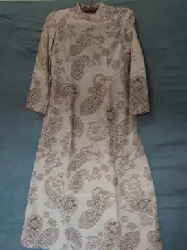 Gamis krem motif klasik