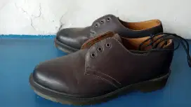 Dijual sepatu Docmart size 38 Black