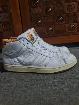 Obral Sepatu adidas starwars sz 42 original, kulit embos logo starwars