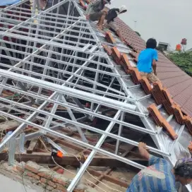 Renovasi atap lama ke baja ringan murah