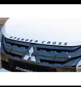 Emblem Kap Mesin Xpander Cross