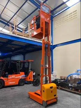 Order picker semi full elektric noblelift