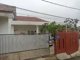 Rumah LB 180/326m Strategis Cocok Untuk Tempat Tinggal/Kontrakan/Kost