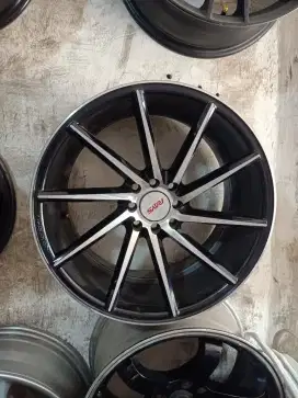 Rays R 18 x 8/9in hole 4 pcd 100/114,3