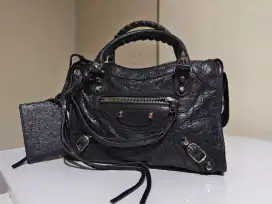 Tas lengan Balenciaga