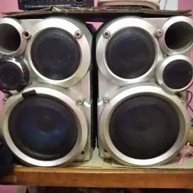 Sepasang speaker pasif masih jos