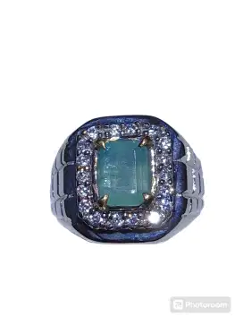 Batu green emerald