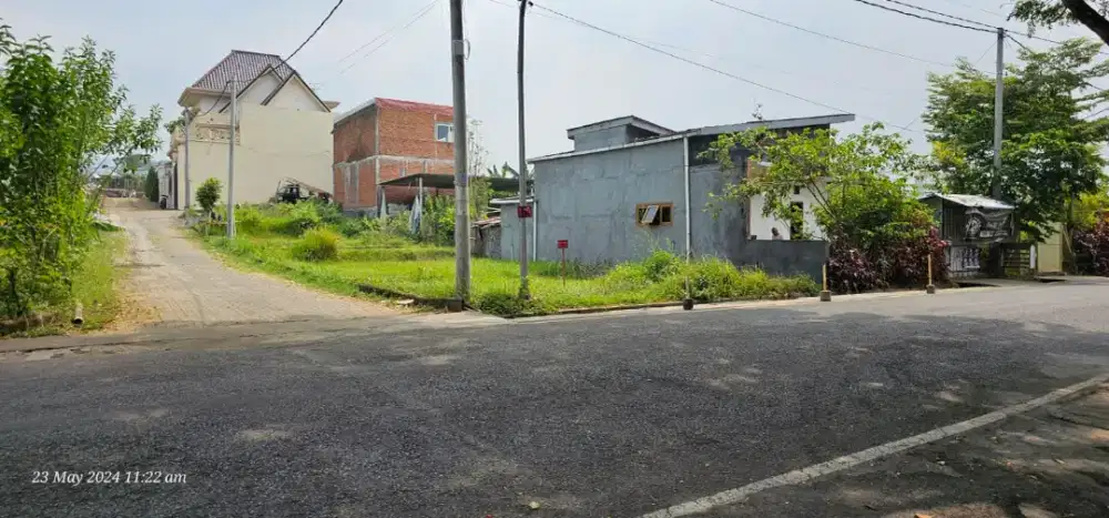 NOL JALAN Depan dprd polres sman 2 BATU