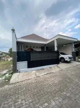 Dijual cepat rumah strategis di kepanjen cepokomulyo