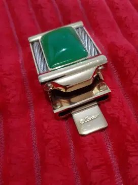 Buckle Cartier giok.