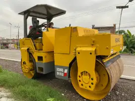 Tandem bomag bw 141 AD tahun 2015 berat 6-8 ton