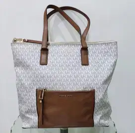 Tas Michael Korrs