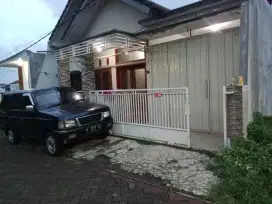 Kost putri dadaprejo