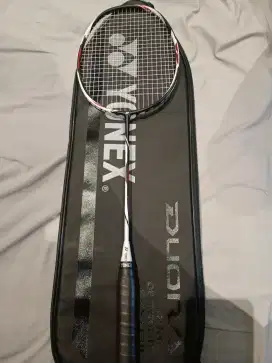 Raket yonex duora z strike