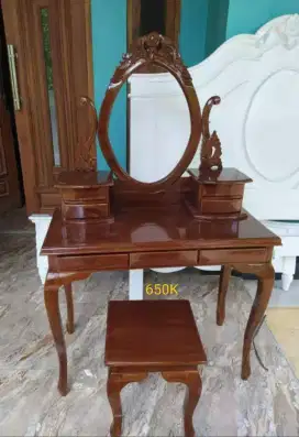 Set meja rias kartini