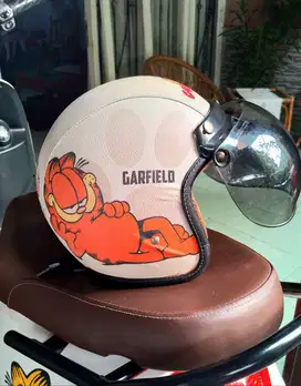 Helm garfield kulit sintetis