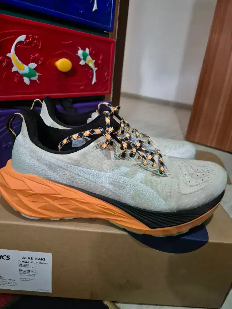 Sepatu asics novablast 4