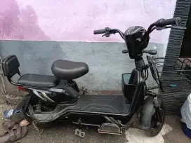 Sepeda listrik AHAHA