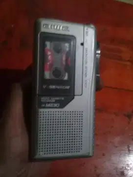 Micro kaset recorder tipe-M230 merk Aiwa.