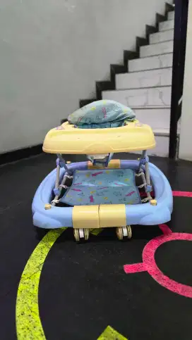 Baby walker preloved