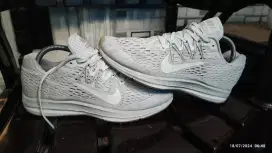 Nike Zoom Winflo 5 size 42 Harga PAS