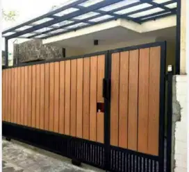 Pagar gerbang minimalis modern terbaru motif kayu woodplank bergaransi