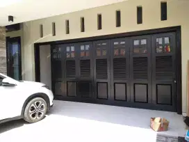 Pintu besi garasi