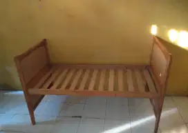 Ranjang /dipan anak bahan kayu