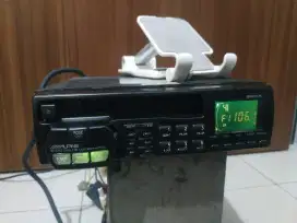 Tape radio dan cd alpine 2 warna