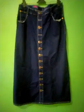 Bismillah, Dijual Rok span Levis denim kancing depan kodisi baru uk 30