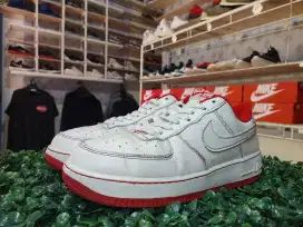 SEPATU NIKE AIR FORCE 1 LOW WHITE RED