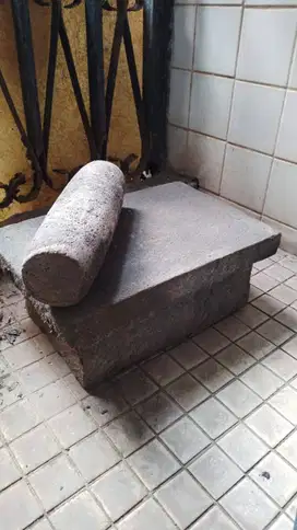 PIPISAN DAN GANDIK BATU