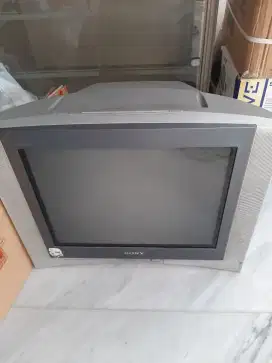 Dijual TV Merk Sony Trinitron 18 inch (Bekas)