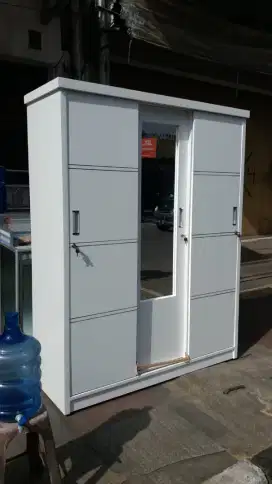 LEMARI PAKAIAN 3 PINTU SLIDING ( P 160 X L 50 x T 200 cm