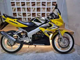 Honda CBR 2006 Kuning