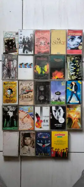 Kaset pita tape atau cassete tape asli bukan bajakan