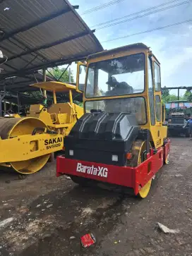 Tandem barata XG 6-8 ton tahun 2014