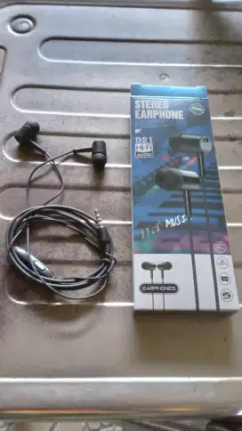 Dijual STEREO EARPHONE kondisi baru jual cepat..