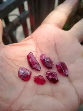 Bongkah Batu Ruby Cristal