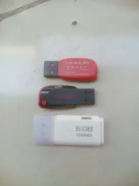 Sandisk 32 GB ORI ada 2 n 8 GB ada 1