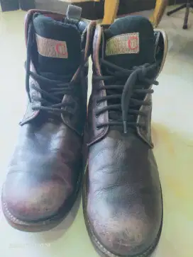 Sepatu Camp David size 45