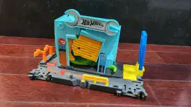 Hot Wheels City Gator Garage Attack