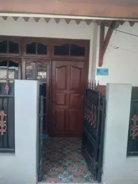 DI SEWAKAN RUMAH PERBULAN ATAU TAHUNAN