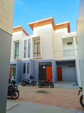 Rumah 2 Lantai Bekasi Timur Jatimulya dekat Pintu Tol & Stasiun LRT