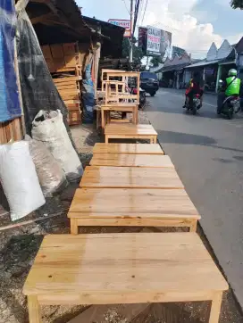 Meja lesehan makan jati Belanda