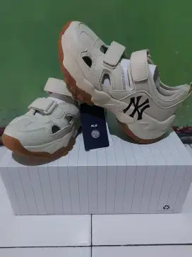 Sepatu MLB bigball chunky mask NY Yankees cream