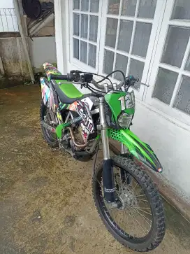 Dijual Motor Kawasaki KLX Th 2016