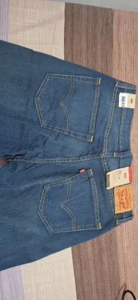 Celana Levis 505