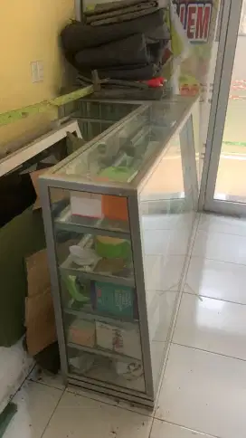 Rak kaca ,merek castum,tipe leter l