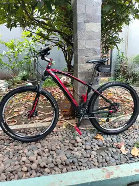 Sepeda Gunung MTB Thrill Vanquish 1.0 27,5 Inch Black Red